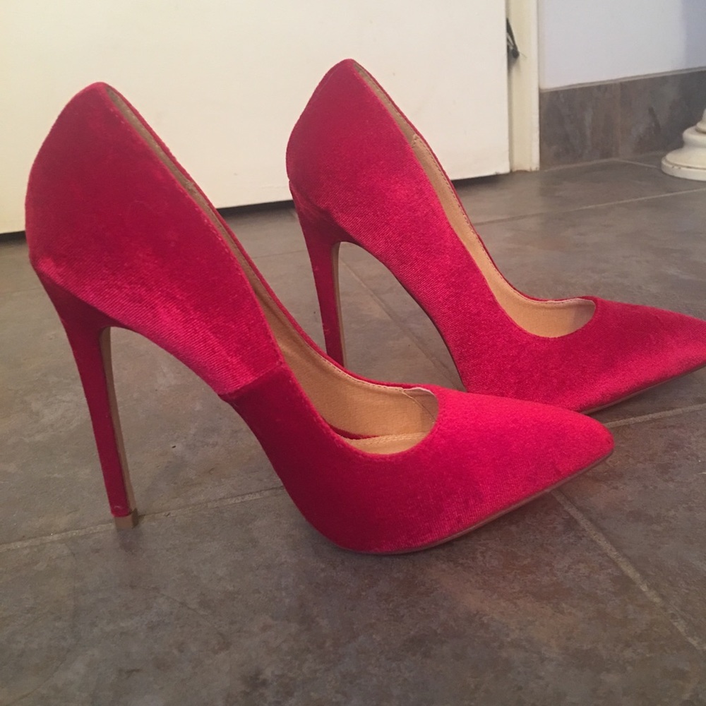 Red 5 in pumps !